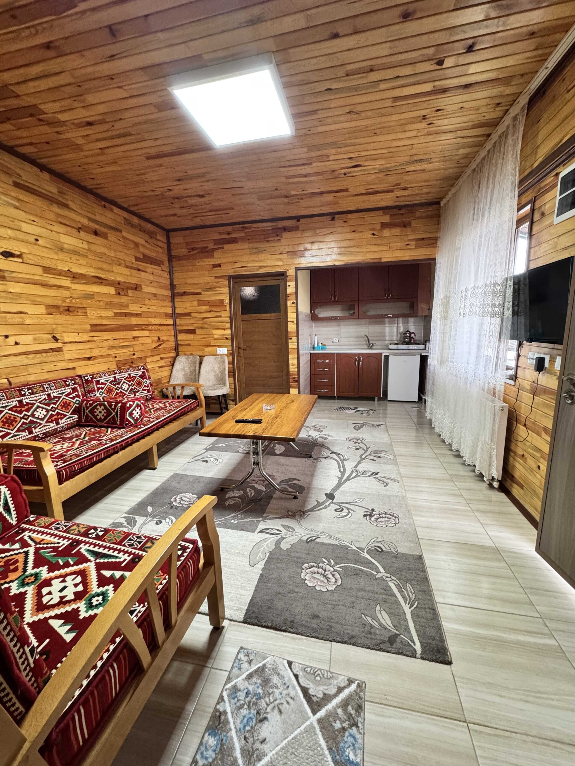 1+1 mutfaklı bungalov salon fotoğrafı - Ertunç Yayla Evleri