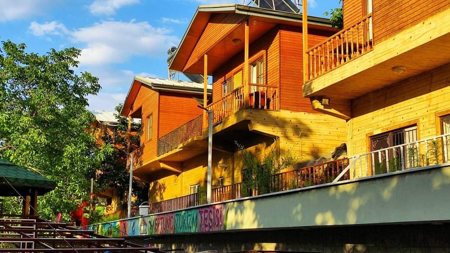 Foto | Ertunç Yayla Evleri Çağlayancerit